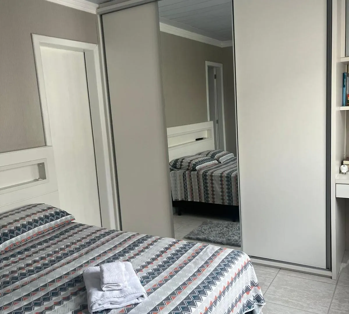 Quarto em Acomodações Particulares Quarto Acolhedor No Balneario Florianópolis